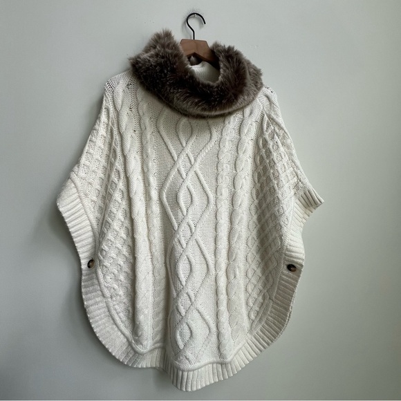 TALBOTS  Cream Cable Knit Sweater Poncho Cape w/ Faux Fur Collar NWT Small - Picture 3 of 11